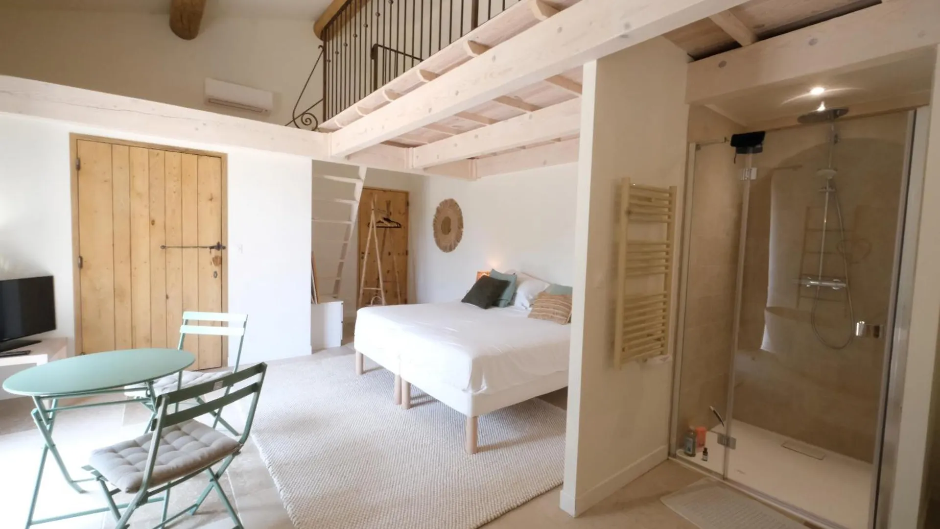 Villa Les Baux Alpilles Villa: Private Pool & Panoramic Views